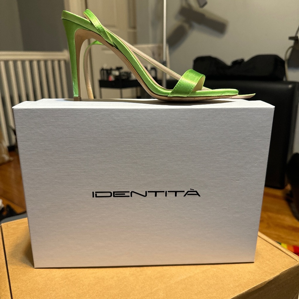 Identita Raso Verde sandals